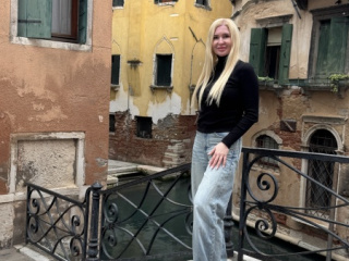 Главная фотография любовницы Julianna